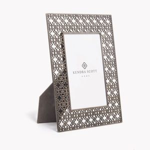 Kendra Scott 4x6 Filigree Photo Frame in Antique Silver